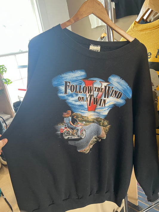 Follow The Wind Twin Crewneck 2XL (Fits XL)